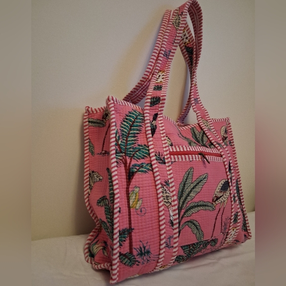 PINK TROPICAL PRINT TOTE BAG - Picture 5 of 16